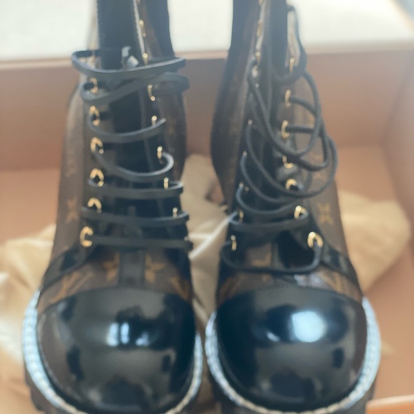 Louis Voutton Bootie - Picture 2 of 9